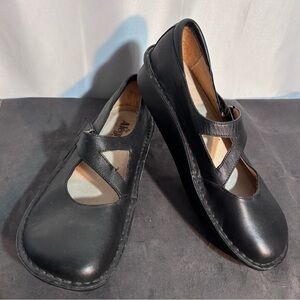 Alegria Sz 41 Day 601 Leather Flats With Small Platform Hook & Loop Closure
